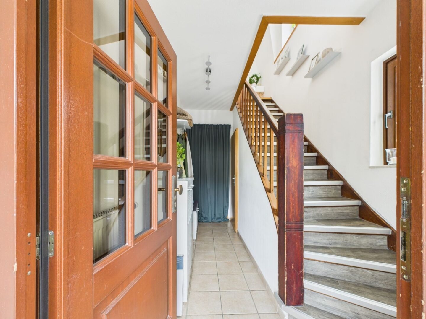 Flur - Treppe - Lütt Immobilien - Malente