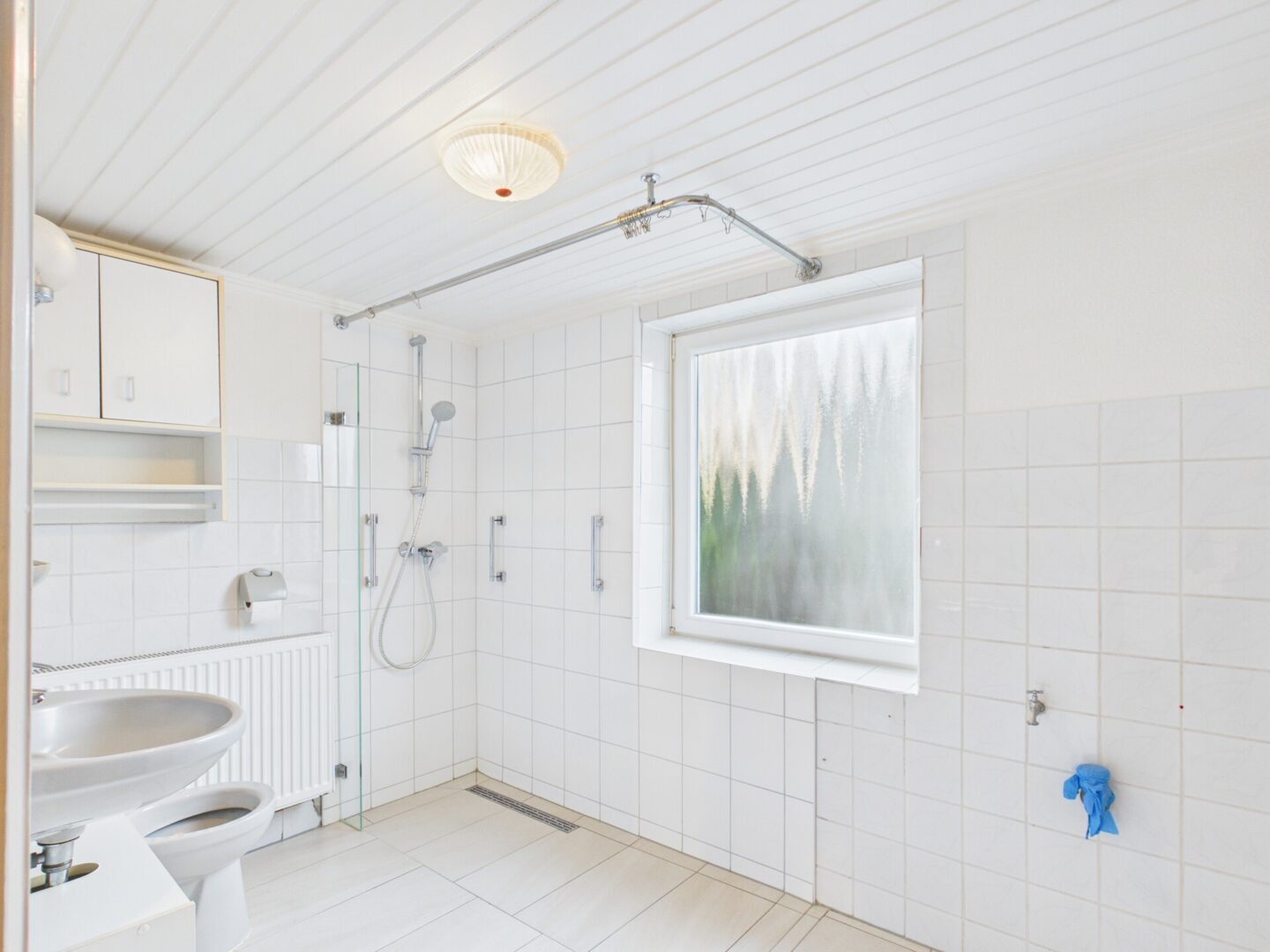 Badezimmer EG- Lütt Immobilien Laboe.jpg