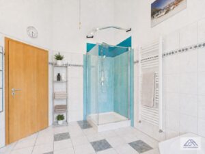 Badezimmer DG - Lütt Immobilien Kiel