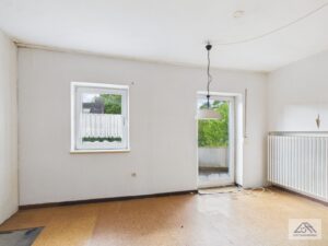 Großes Zimmer OG Blick zum Balkon