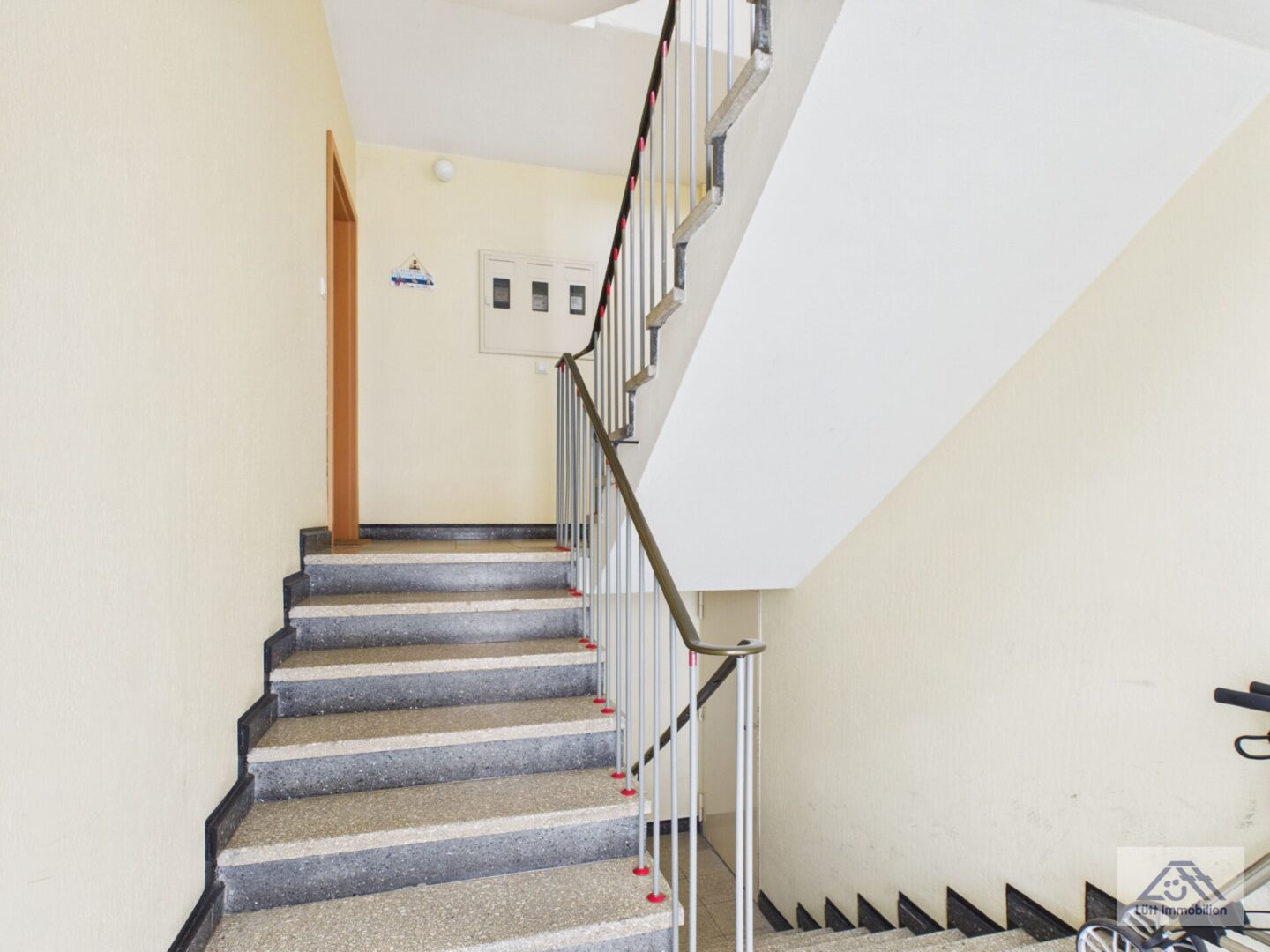 Treppenhaus - Lütt Immobilien - Kiel.jpg