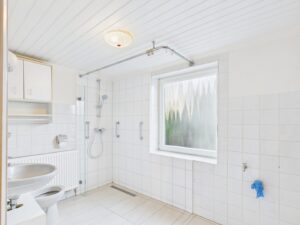 Badezimmer EG- Lütt Immobilien Laboe.jpg