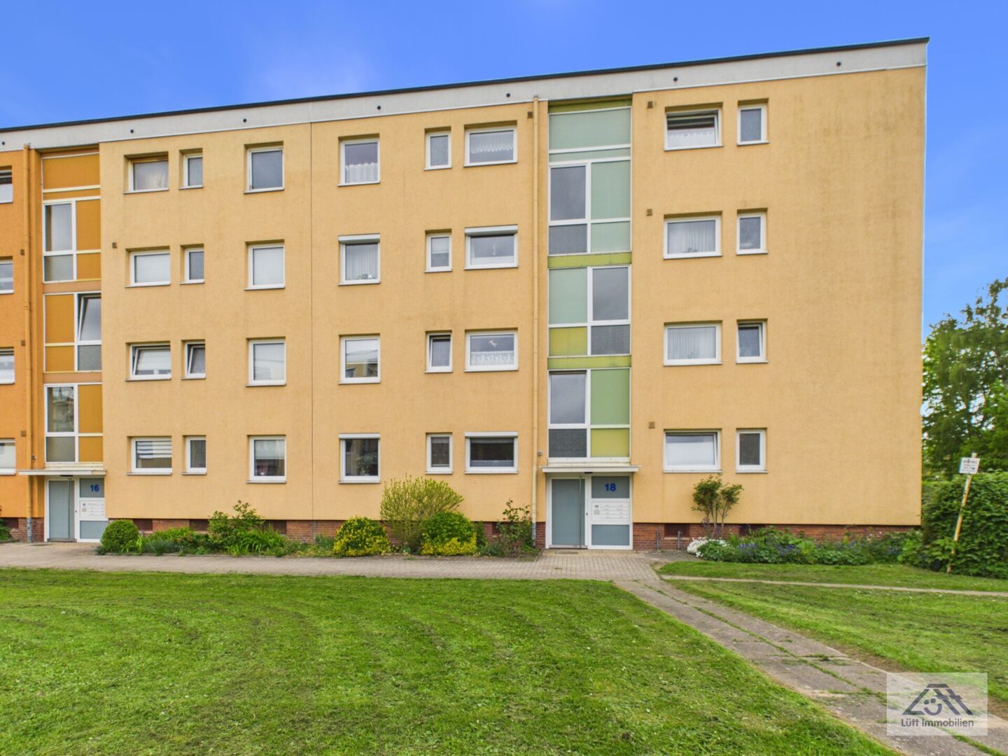 Hauseingang - Lütt Immobilien - Kiel.jpg