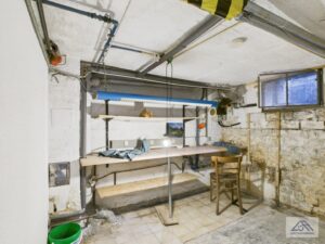 Kleiner Raum  Keller