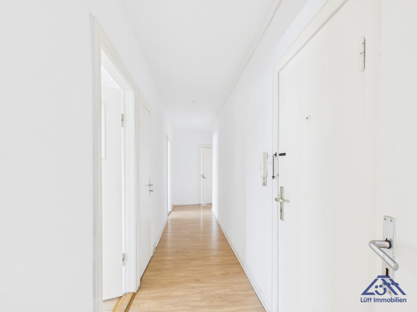 Flur 1.1 - Lütt Immobilien - Kiel