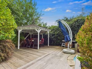 Lounge am Pool - Lütt Immobilien - Bönebüttel
