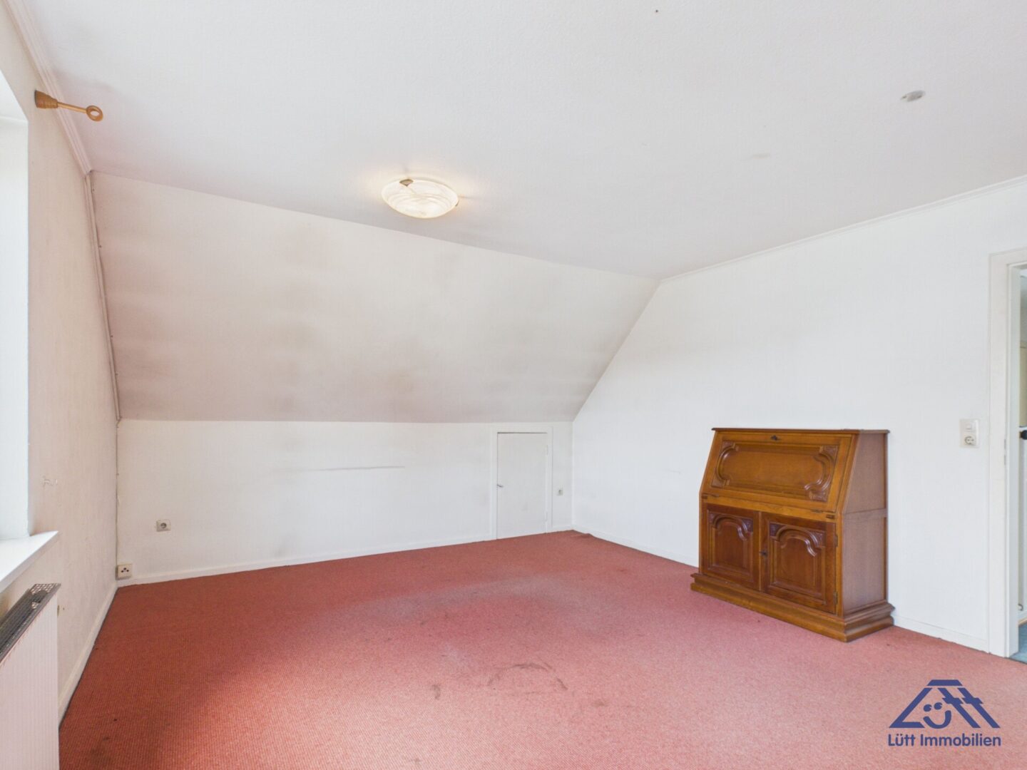 Zimmer 3 Dachgeschoss Ansicht 2 - Lütt Immobilien - Schackendorf