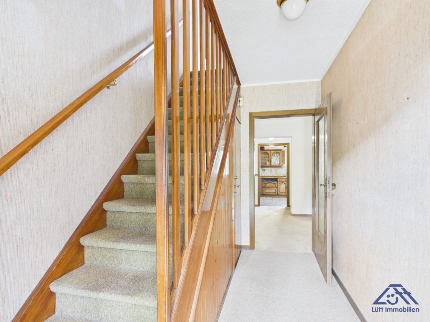 Treppenaufgang - Lütt Immobilien - Kiel