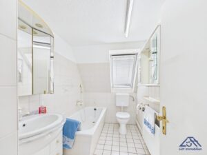 Badezimmer DG - Lütt Immobilien - Kiel