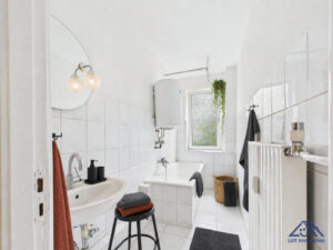 Badezimmer-01-Luett-Immobilien-Kiel-Gaarden