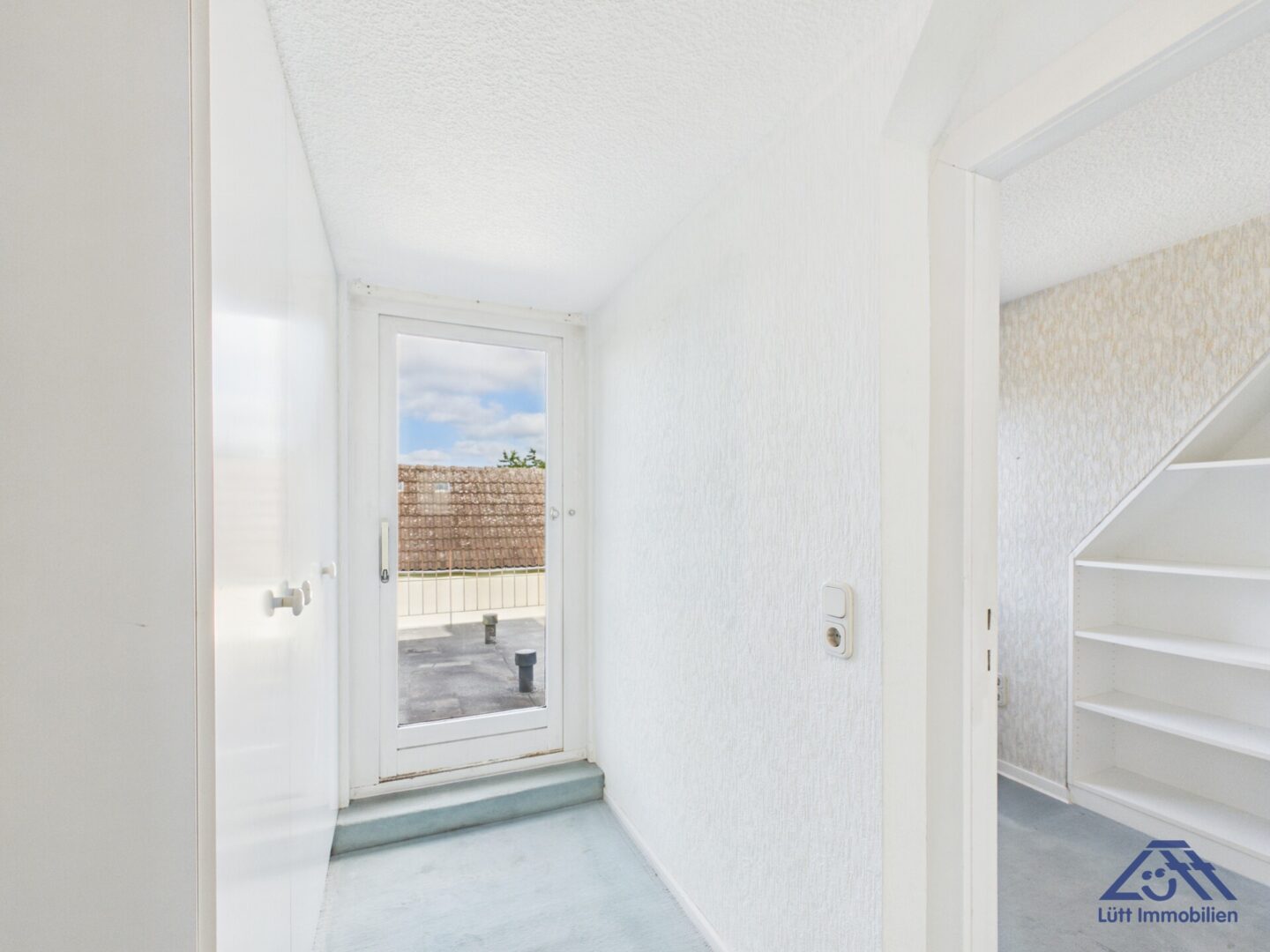 Flur DG - Lütt Immobilien - Kiel