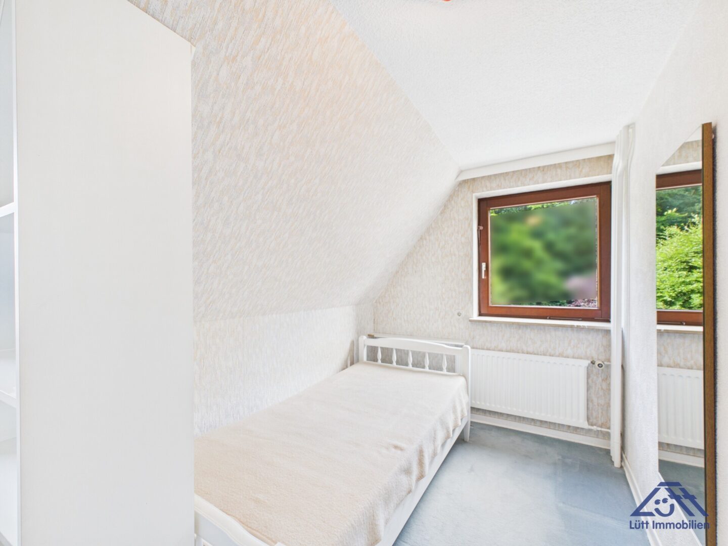 Schlafzimmer Abseite - Lütt Immobilien - Kiel
