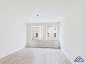 Wohnzimmer-Luett-Immobilien-Kiel-Gaarden
