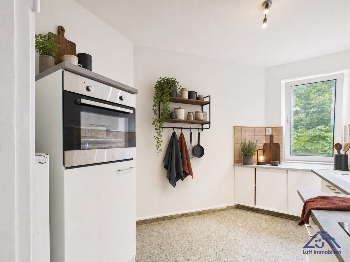 Kueche-02-Luett-Immobilien-Kiel-Gaarden