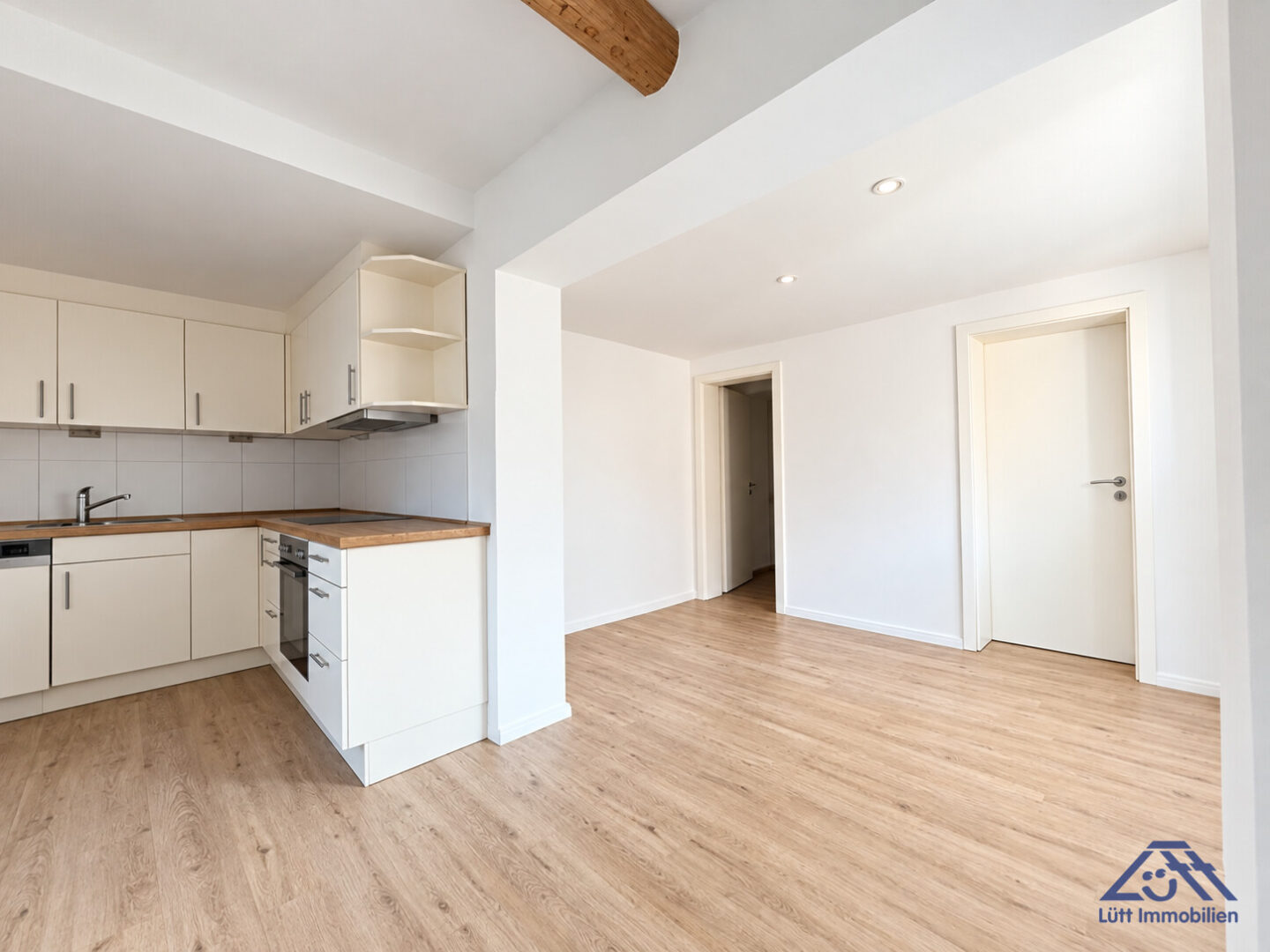 Esszimmer und Küche - Lütt Immobilien Malente
