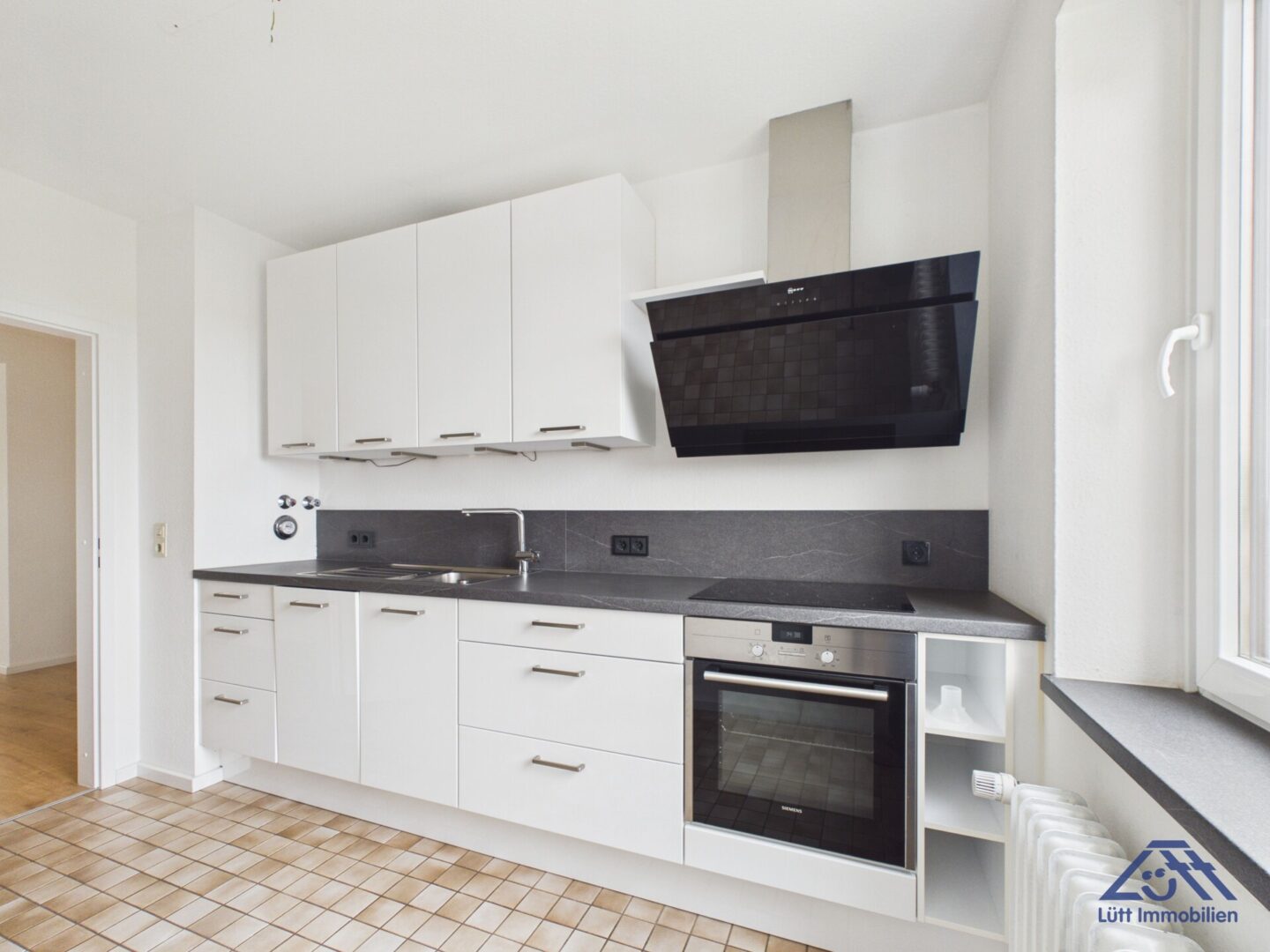 Kuechenzeile-Luett-Immobilien-Kiel-Mettenhof