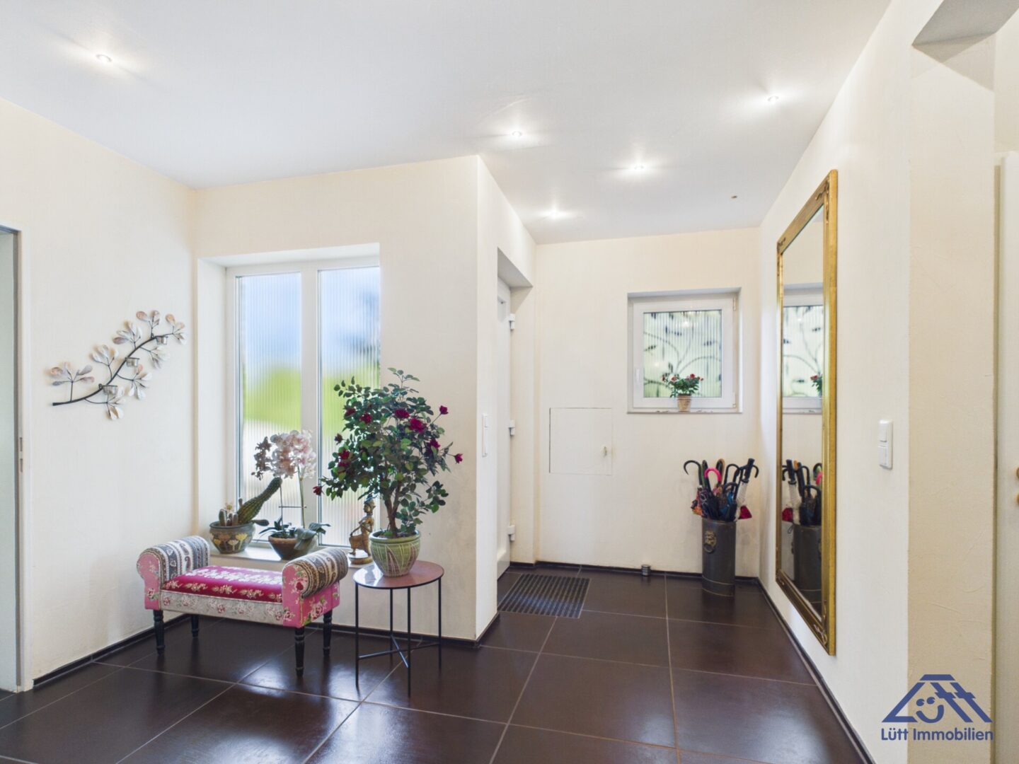 Hauseingang EG - Lütt Immobilien - Kiel