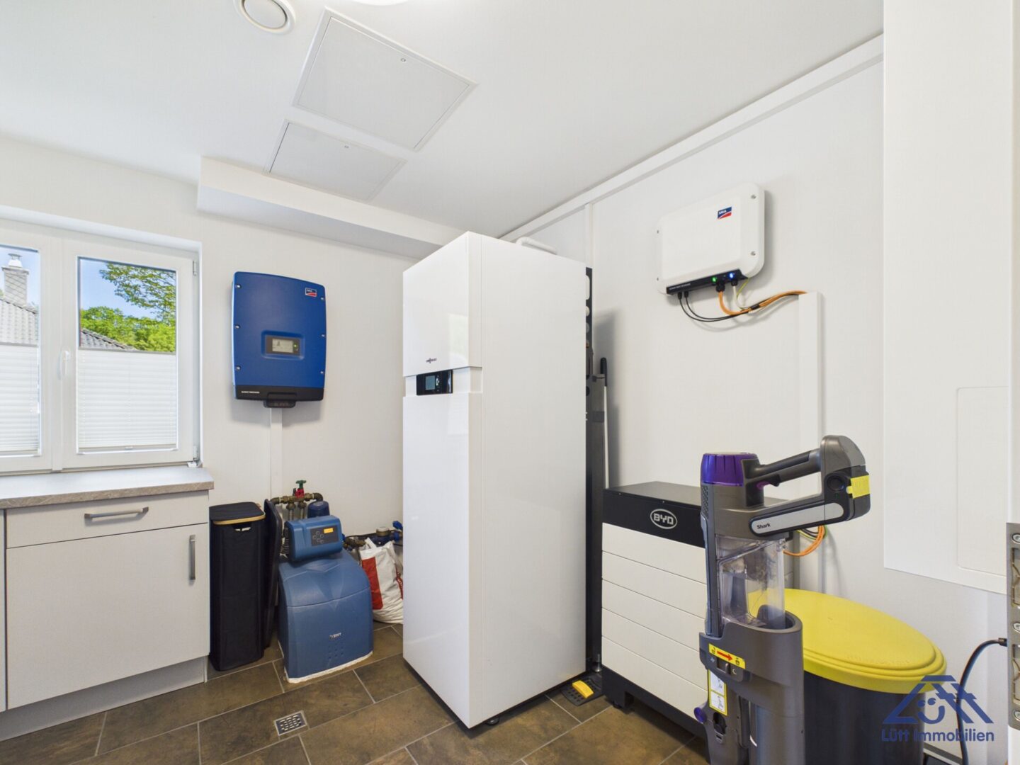 Hauswirtschaftsraum EG Wärmepumpe - Lütt Immobilien Selent
