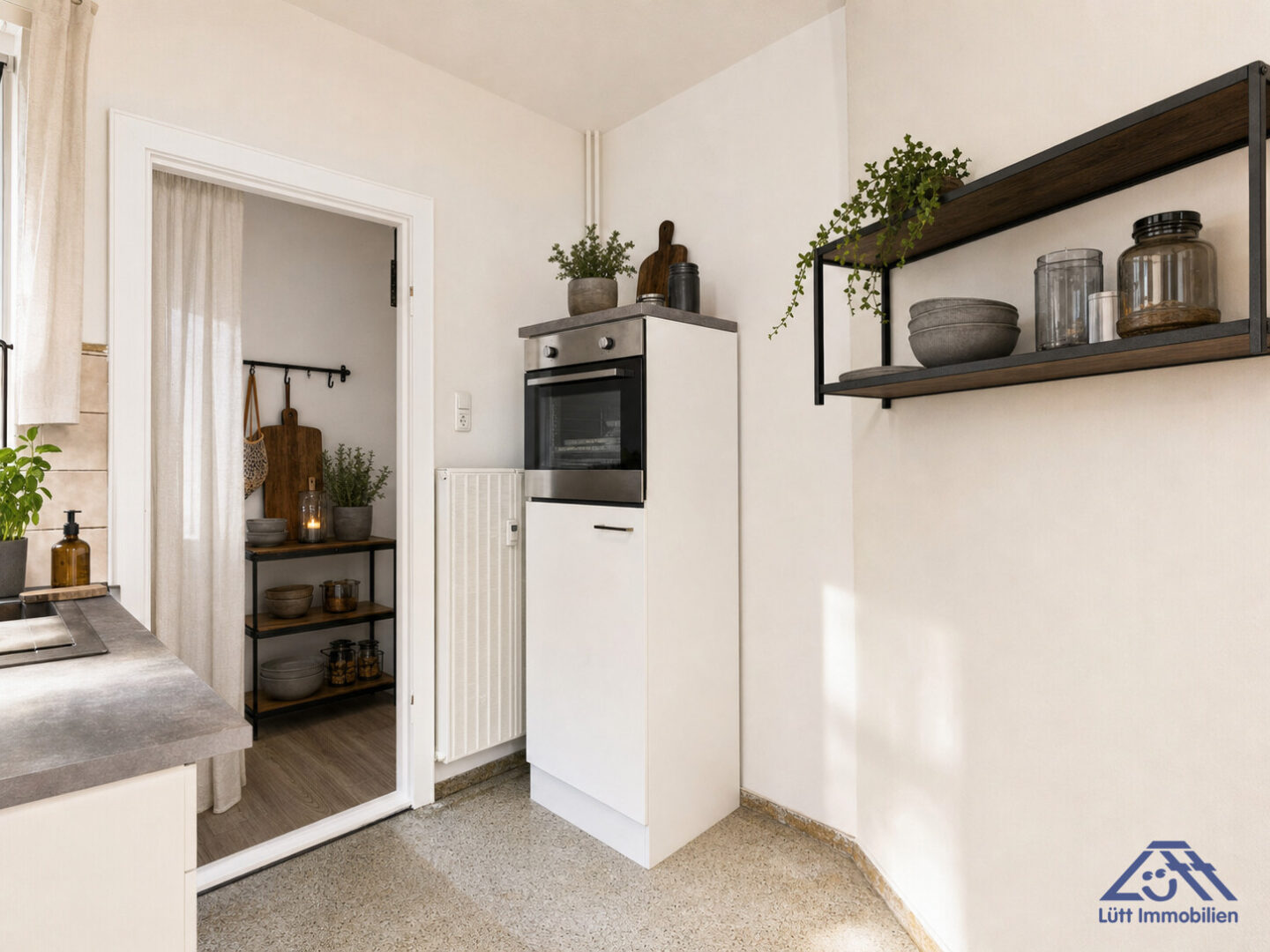 Kueche-01-Luett-Immobilien-Kiel-Gaarden.