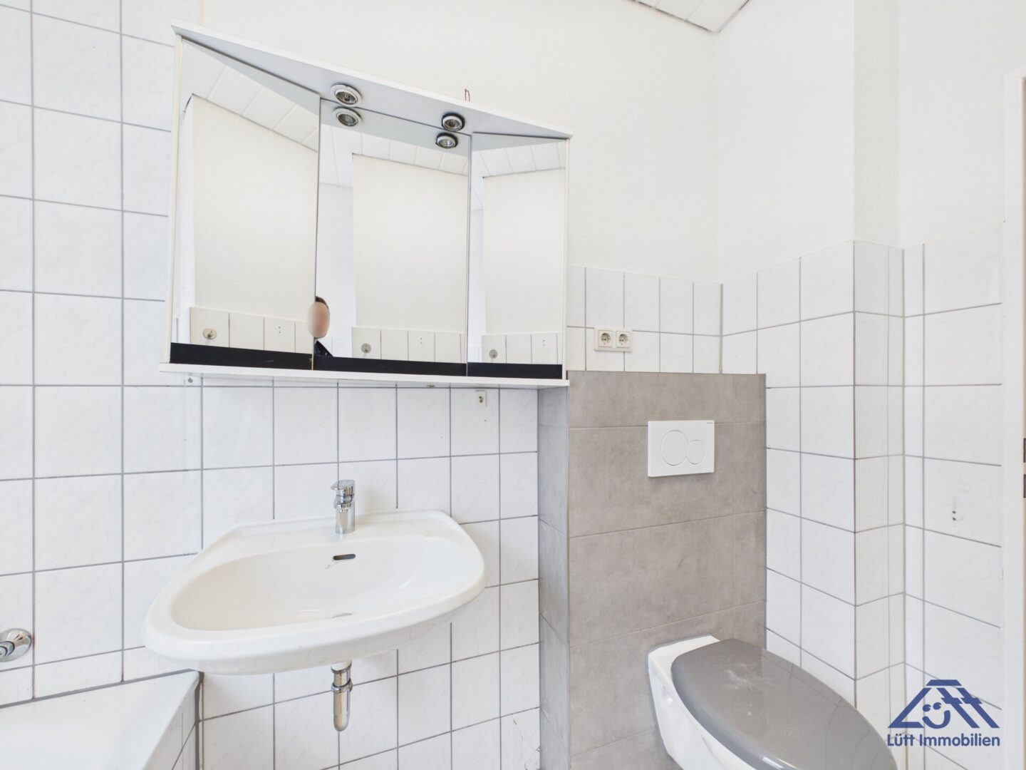 Badezimmer-Luett-Immobilien-Kiel-Gaarden.jpg