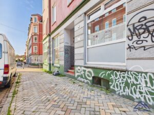 Hauseingang-Luett-Immobilien-Kiel-Gaarden.jpg