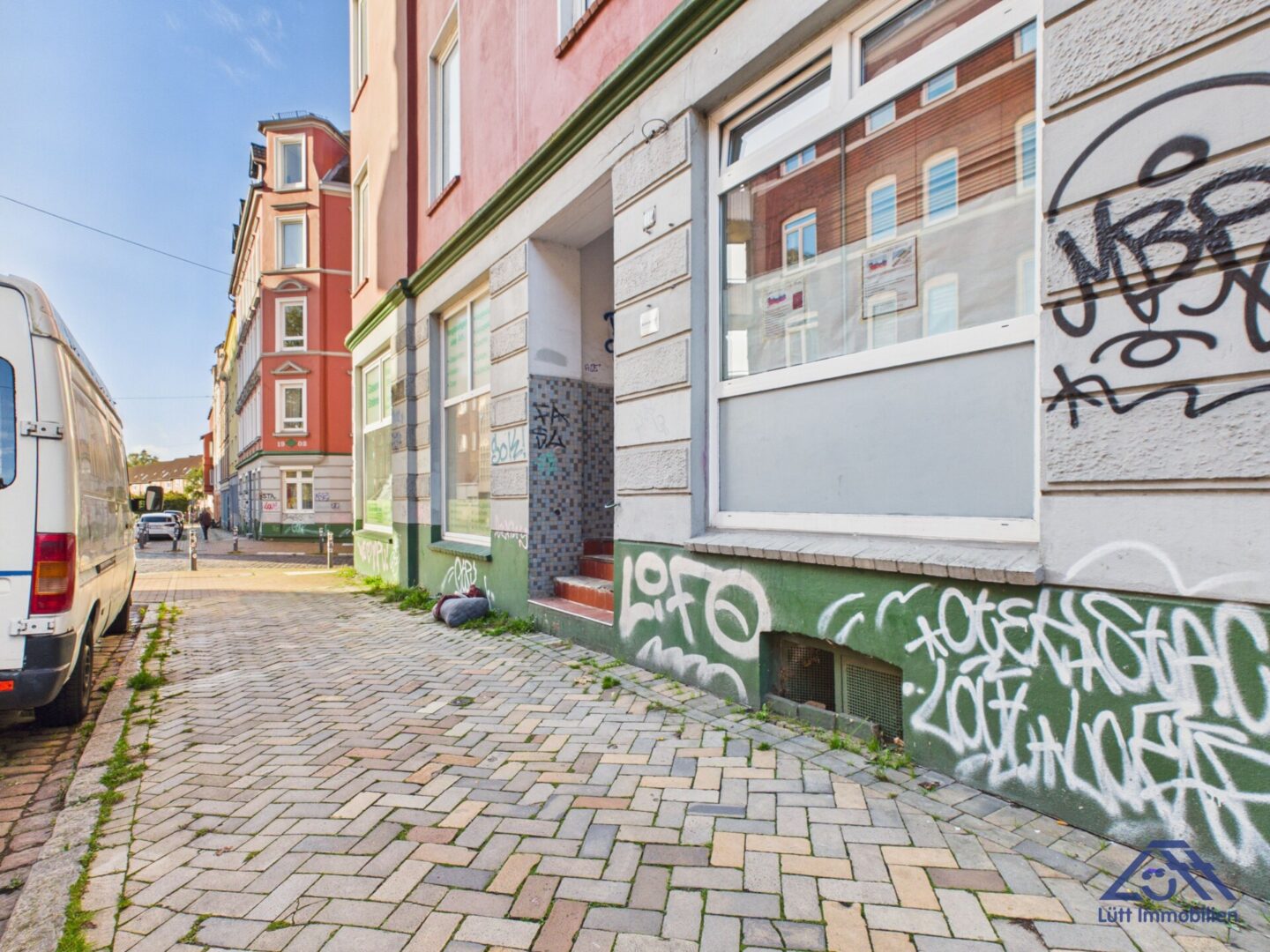 Hauseingang-Luett-Immobilien-Kiel-Gaarden.jpg