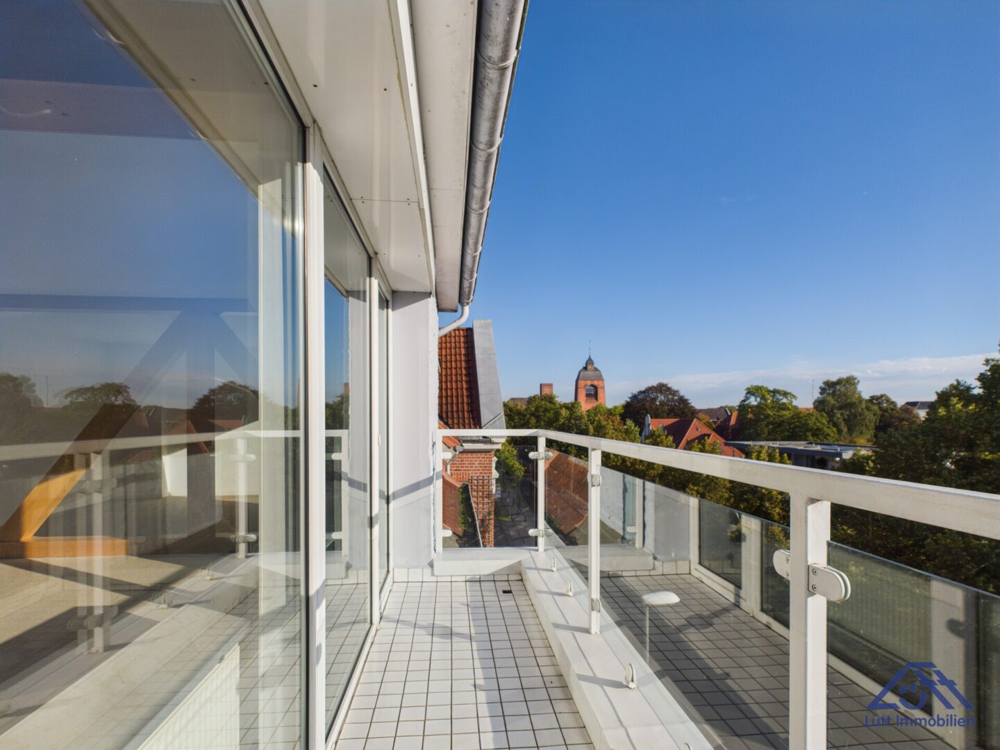 Balkon zur Straße - Lütt Immobilien - Adalbertstraße