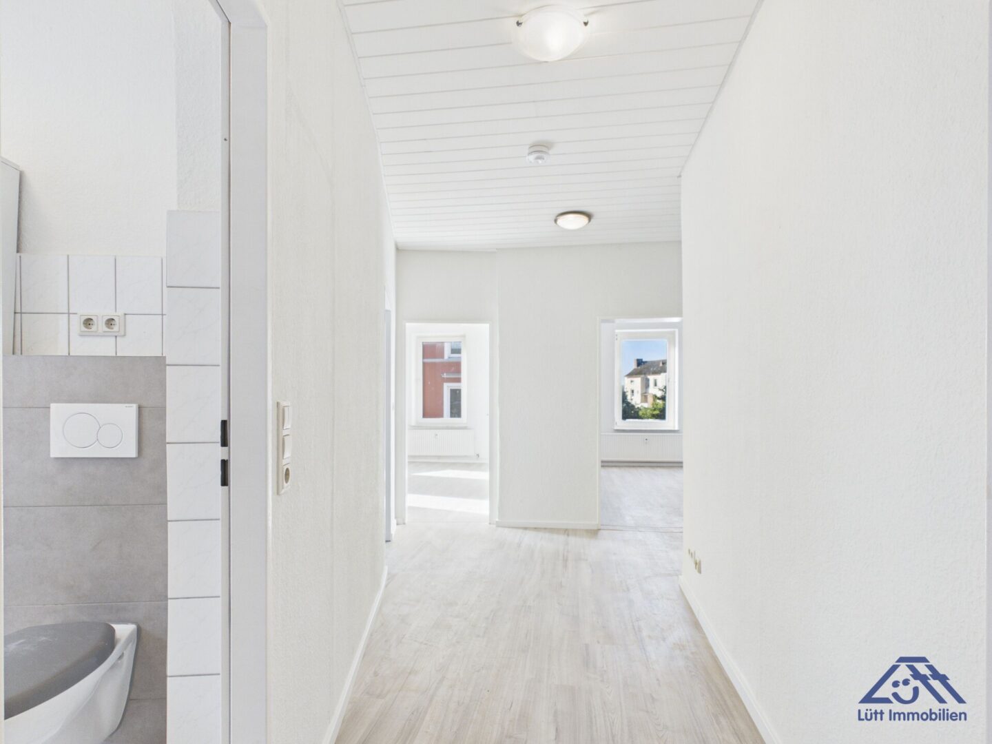 Flur-Luett-Immobilien-Kiel-Gaarden.jpg