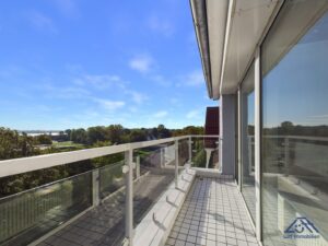 Balkon zur Straße - Lütt Immobilien - Adalbertstraße