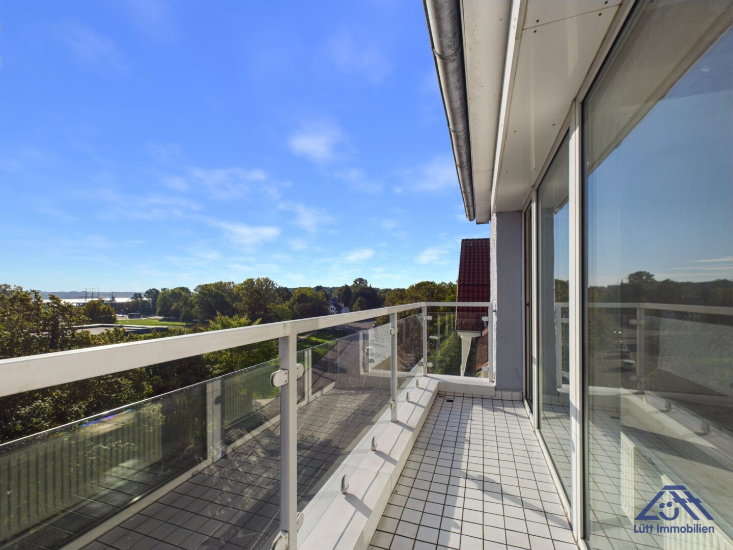 Balkon zur Straße - Lütt Immobilien - Adalbertstraße