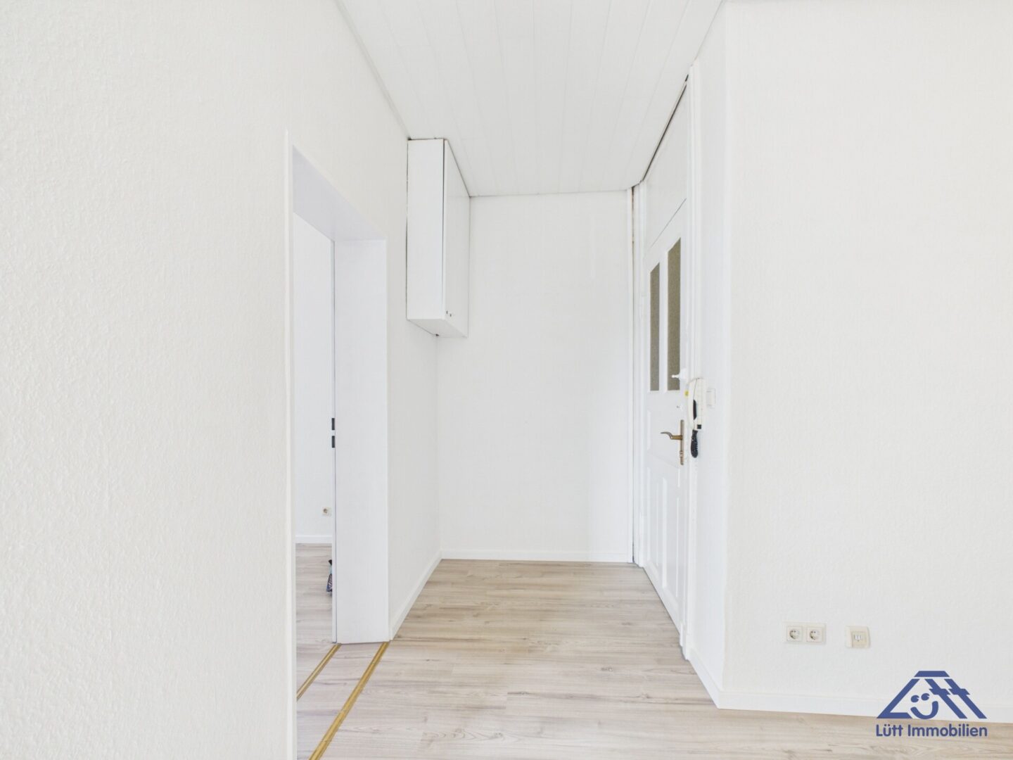 Flur-Luett-Immobilien-Kiel-Gaarden.jpg