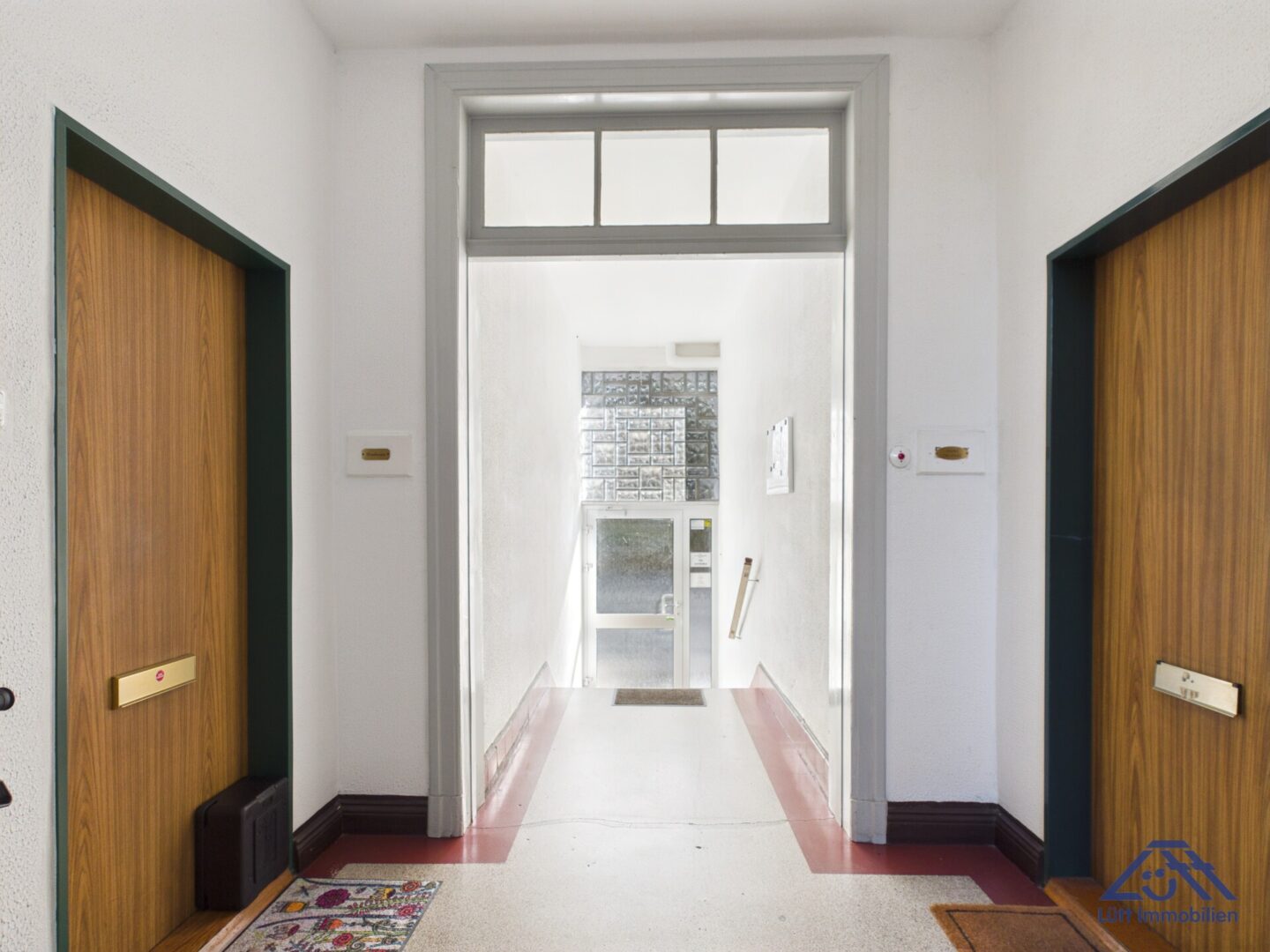 Hauseingang - Lütt Immobilien - Adalbertstraße