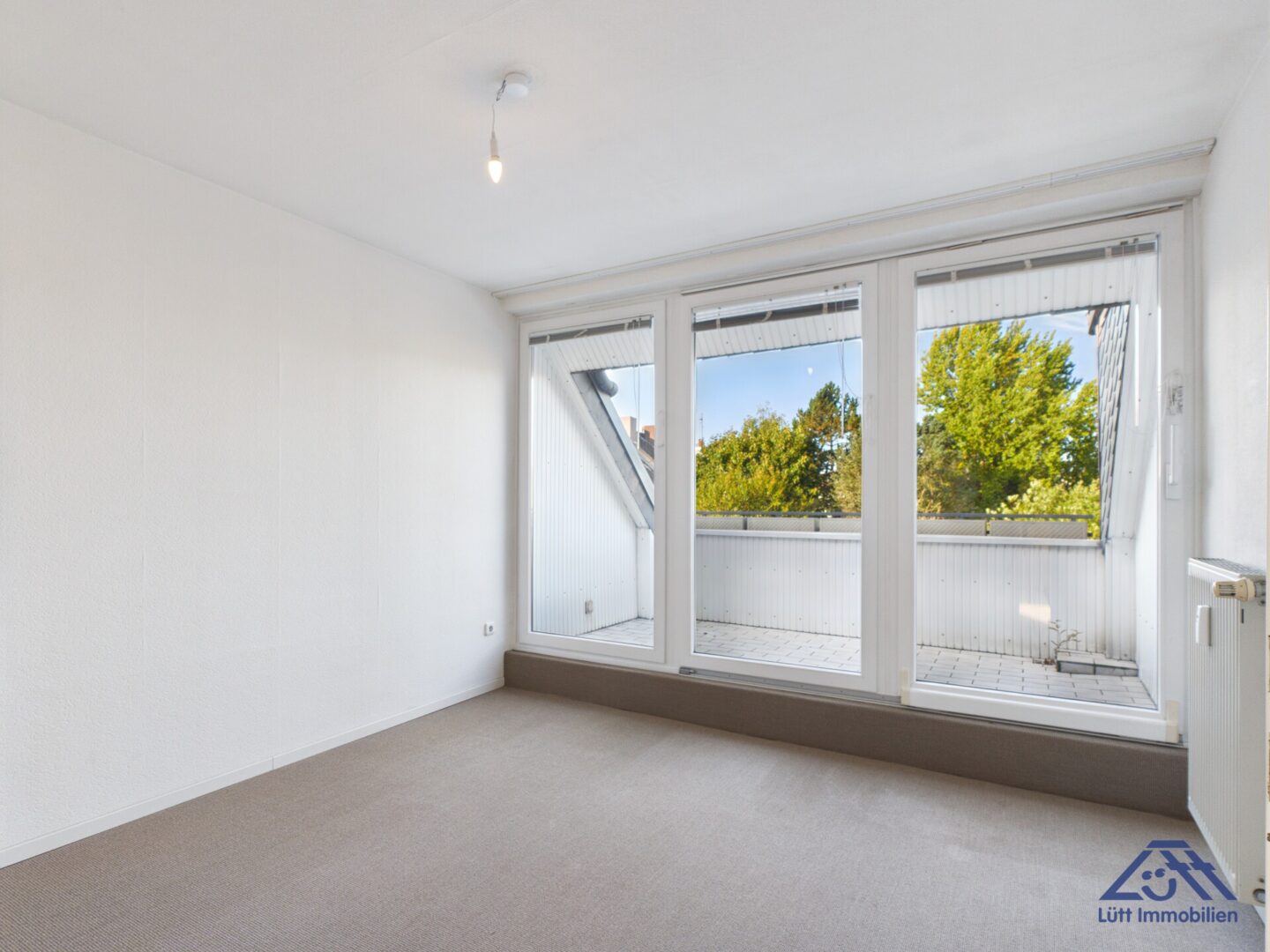 Zimmer 3 mit Balkon - Lütt Immobilien - Adalbertstraße