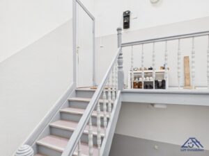 Aufgang zur Wohnung - Lütt Immobilien - Südfriedhof
