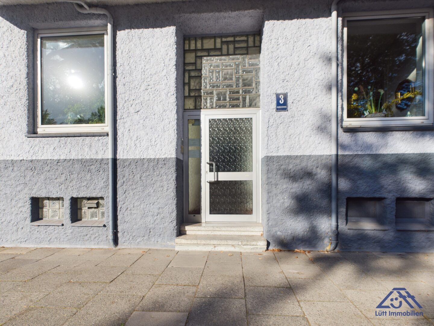 Hauseingang Außen - Lütt Immobilien - Adalbertstraße