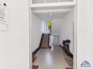 Treppenhaus EG - Lütt Immobilien - Adalbertstraße
